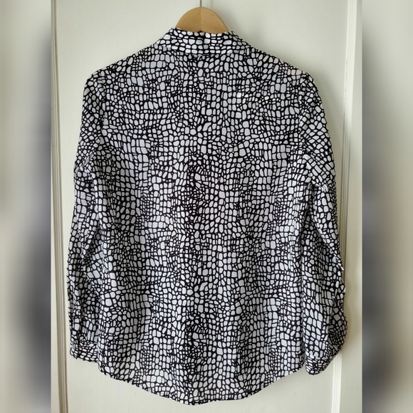 Chico's Button Blouse - Picture 5 of 7